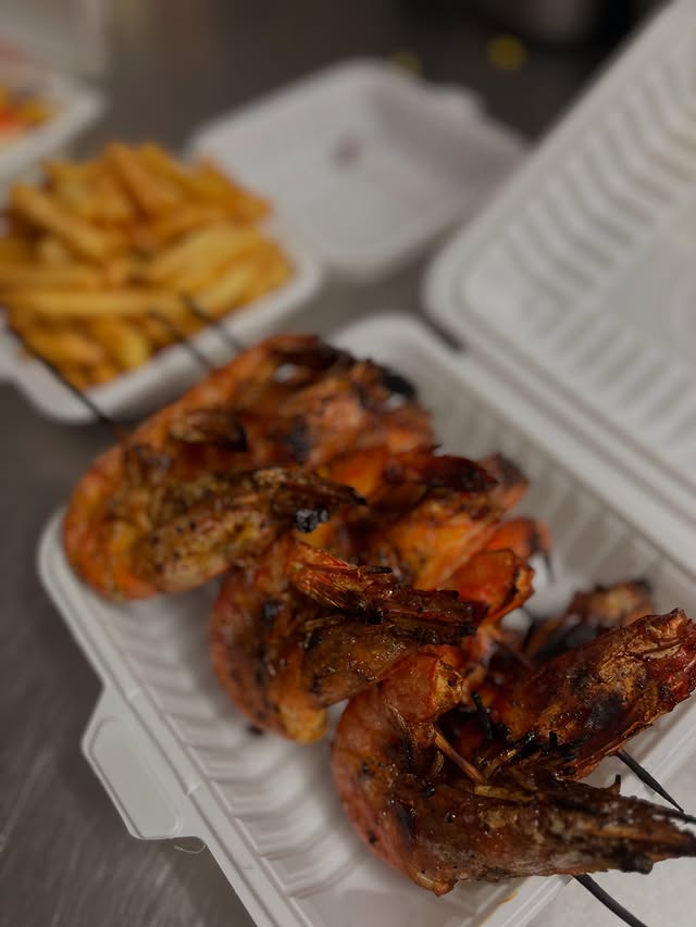 Brochettes de crevettes grillées
